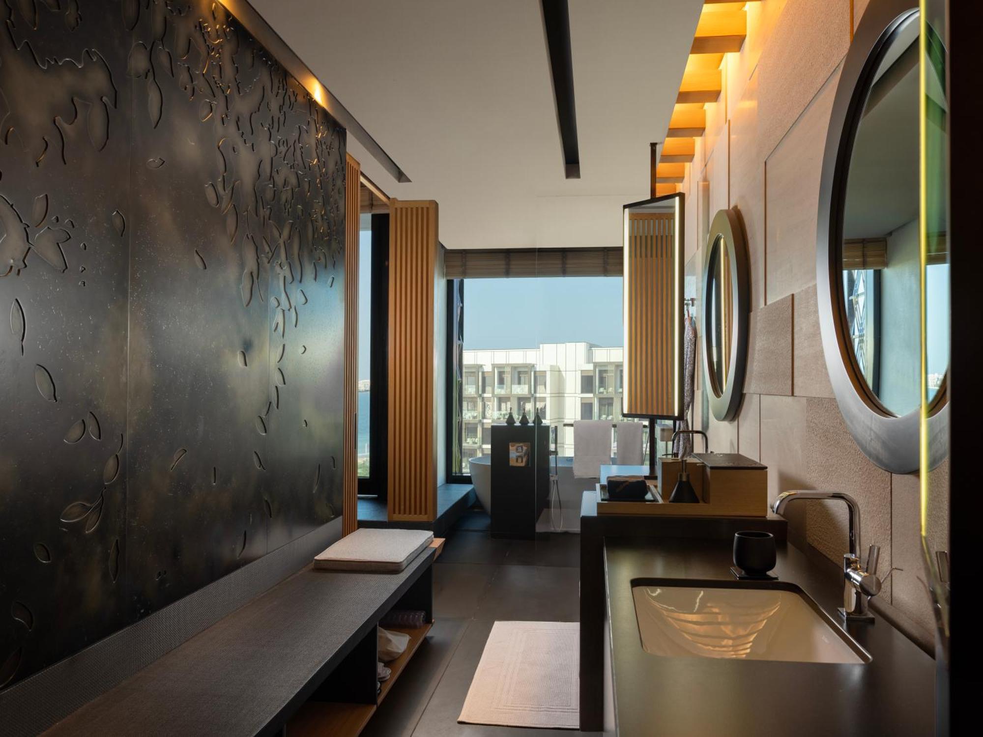 Hotel Banyan Tree At Bluewaters 5*
